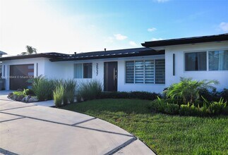 2537 SE 10th Ct in Pompano Beach, FL - Building Photo - Building Photo