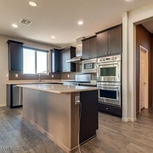 10589 Acacia Park Pl in Las Vegas, NV - Building Photo - Building Photo