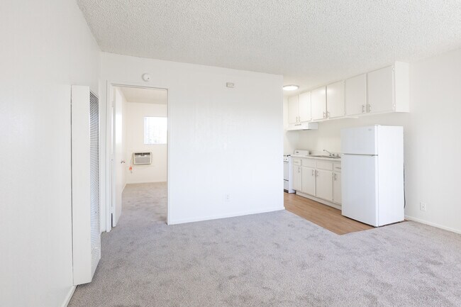 Gondolier Apartments in Long Beach, CA - Foto de edificio - Interior Photo