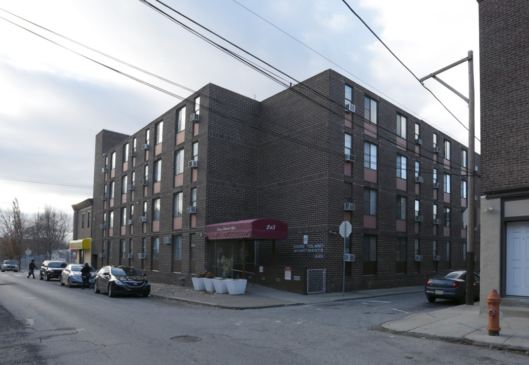 Enon-Toland Apartments in Philadelphia, PA - Building Photo