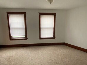 1115 Oliver St, Unit D in North Tonawanda, NY - Building Photo - Building Photo