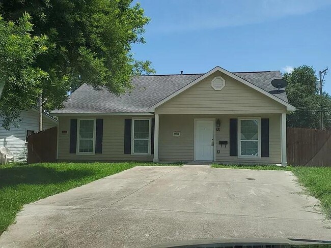 property at 631 15th Ave N