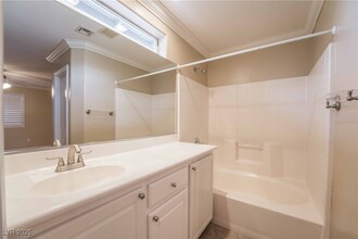 1390 Louisiana Lakes Ave in Las Vegas, NV - Building Photo - Building Photo