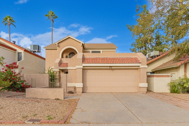 518 E Wescott Dr in Phoenix, AZ - Foto de edificio - Building Photo