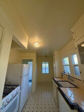 916 Sinex Ave in Pacific Grove, CA - Building Photo - Building Photo