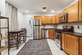 1808 W Diamond St, Unit 1 in Philadelphia, PA - Foto de edificio - Building Photo