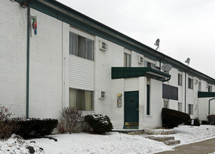 Romarta Apartments in Detroit, MI - Building Photo - Building Photo