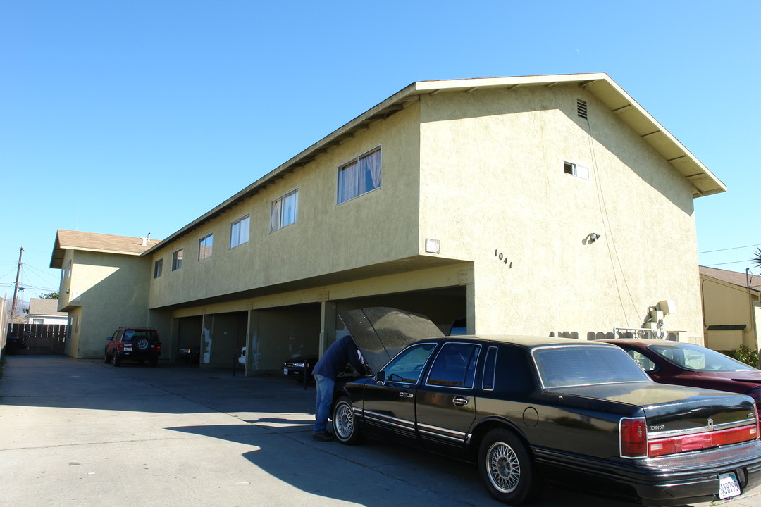 1041 Mohar St in Salinas, CA - Foto de edificio