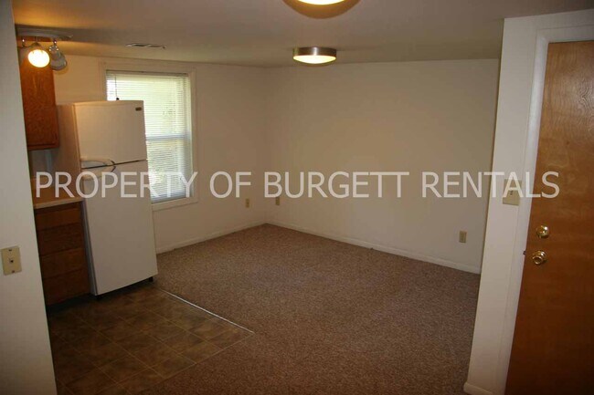 121 W Stadium Ave, Unit 4 in West Lafayette, IN - Building Photo - Building Photo
