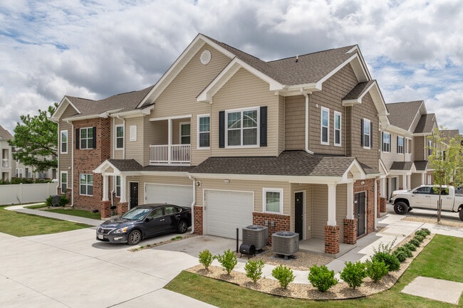 Avondale in Virginia Beach, VA - Building Photo - Building Photo