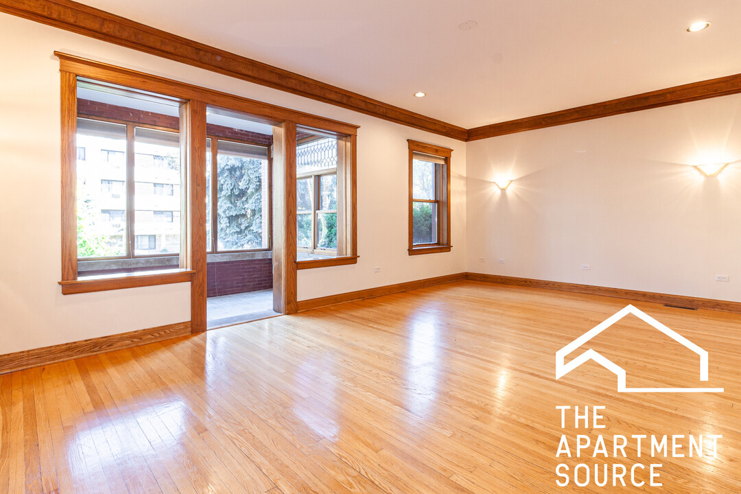 5838 N Kenmore Ave in Chicago, IL - Building Photo