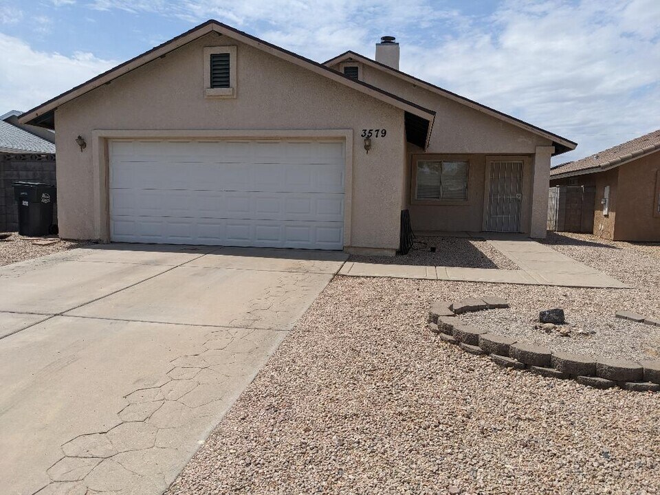 3579 N Bond St in Kingman, AZ - Building Photo