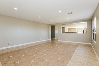 11545 W Scotts Dr in El Mirage, AZ - Foto de edificio - Building Photo