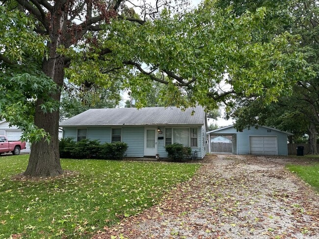 property at 1405 Holly Hill Dr