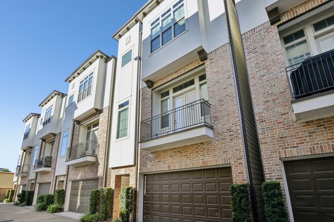 1040 W 26th St in Houston, TX - Building Photo - Building Photo