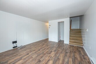 394-396 S 8th St in Newark, NJ - Building Photo - Building Photo