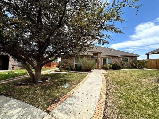 401 Springwood Ct in Midland, TX - Building Photo - Building Photo