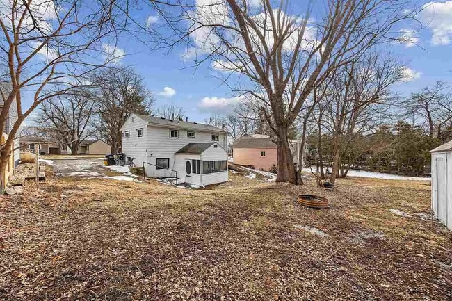 718 7th Ave in Coralville, IA - Foto de edificio - Building Photo