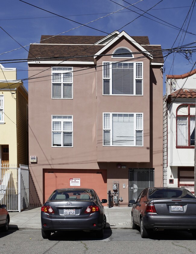 1670 Kirkwood Ave in San Francisco, CA - Foto de edificio - Building Photo