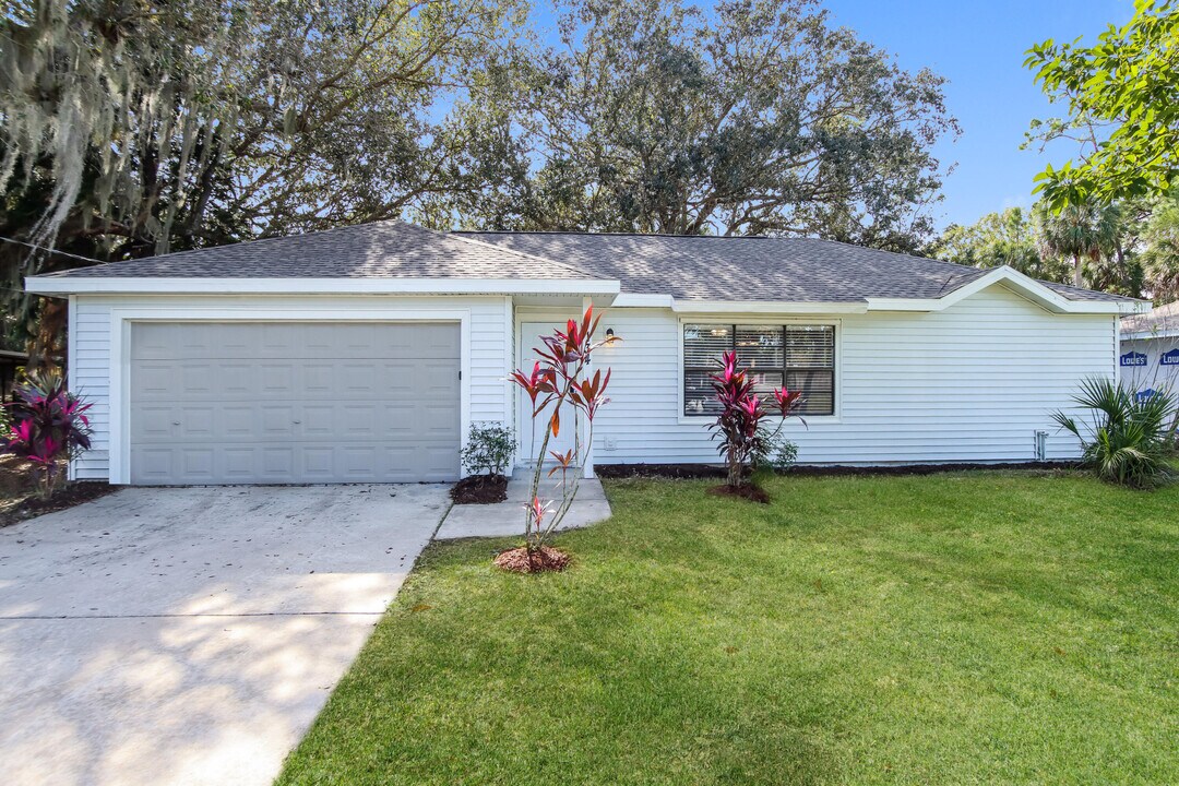 134 Inez St SE in Palm Bay, FL - Building Photo