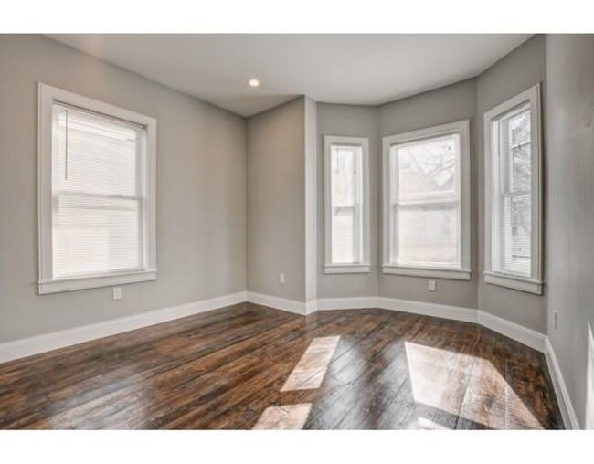 19 Dorset St, Unit 3 in Boston, MA - Building Photo - Building Photo