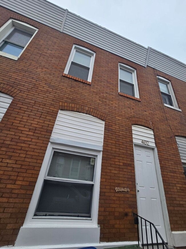 402 N Curley St in Baltimore, MD - Building Photo - Building Photo