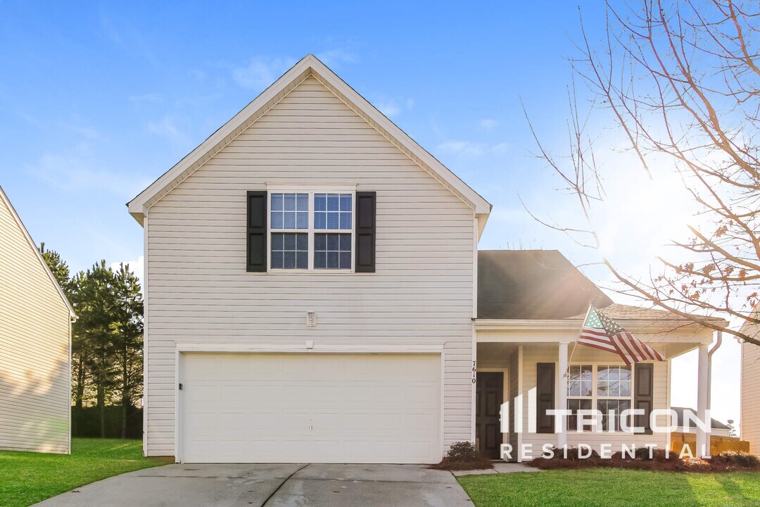 7610 Hidden Creek Dr in Charlotte, NC - Building Photo