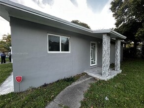 3411 NW 1st St in Lauderhill, FL - Building Photo - Building Photo