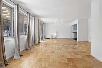 10201 Grosvenor Pl in Rockville, MD - Building Photo - Building Photo