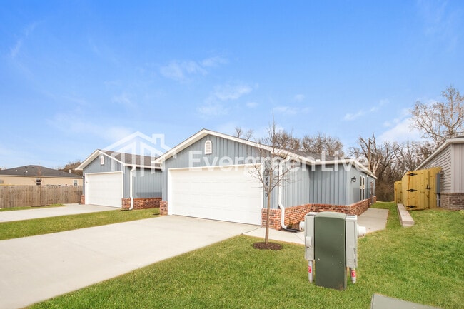 6600 NW Kathleen St in Bentonville, AR - Building Photo - Building Photo