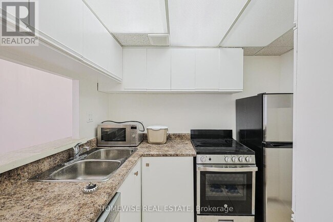 485 Kingston Rd in Toronto, ON - Building Photo - Building Photo