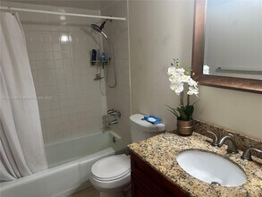 17911 NW 68th Ave in Hialeah, FL - Building Photo - Building Photo