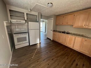 214 Halcyon Rd in Charlestown, IN - Building Photo - Building Photo