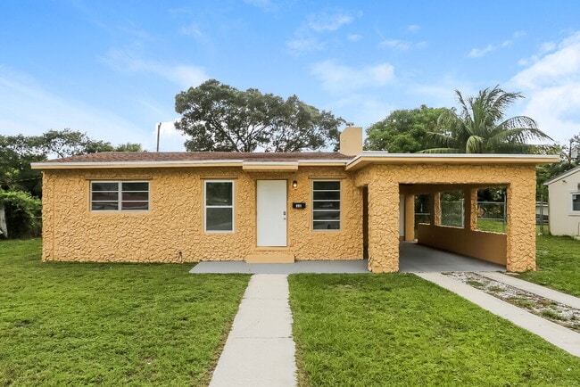 property at 601 E Evanston Cir