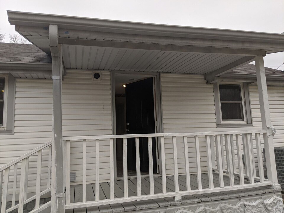 427 Demoss St in Gallatin, TN - Building Photo