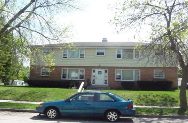 507 Greenfield Rd in Racine, WI - Foto de edificio - Building Photo