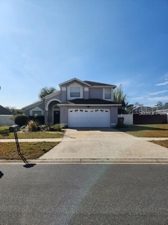 2932 Paddington Way in Kissimmee, FL - Building Photo
