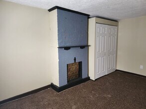2423 St Xavier St in Louisville, KY - Building Photo - Building Photo