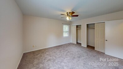 5921 Falstaff Dr in Charlotte, NC - Building Photo - Building Photo