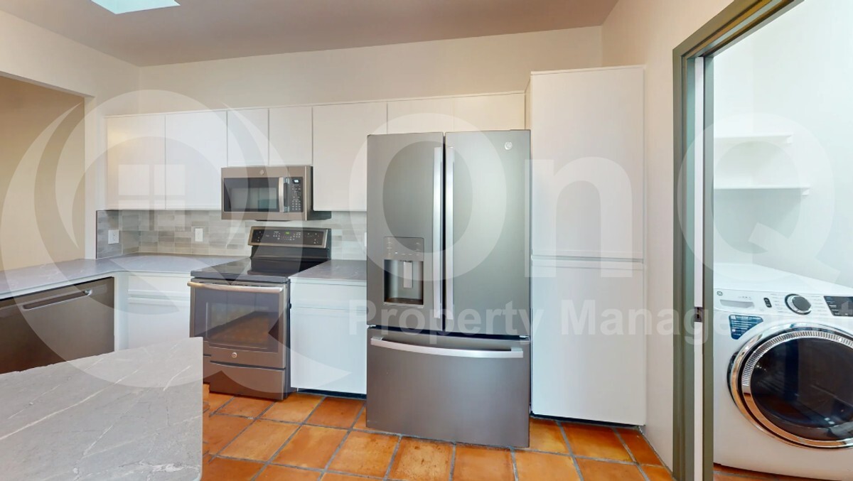 5392 E Francisco Loop in Tucson, AZ - Building Photo