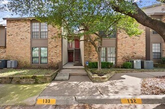 15221 Berry Trail in Dallas, TX - Building Photo - Building Photo