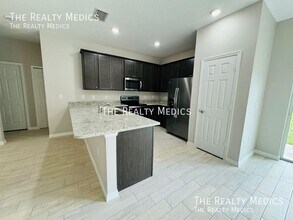 1364 Gibbs Rd SW in Palm Bay, FL - Building Photo - Building Photo