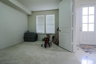 2033 Fannin St in Houston, TX - Building Photo - Building Photo