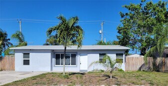 2560 NE 8th Terrace in Pompano Beach, FL - Building Photo