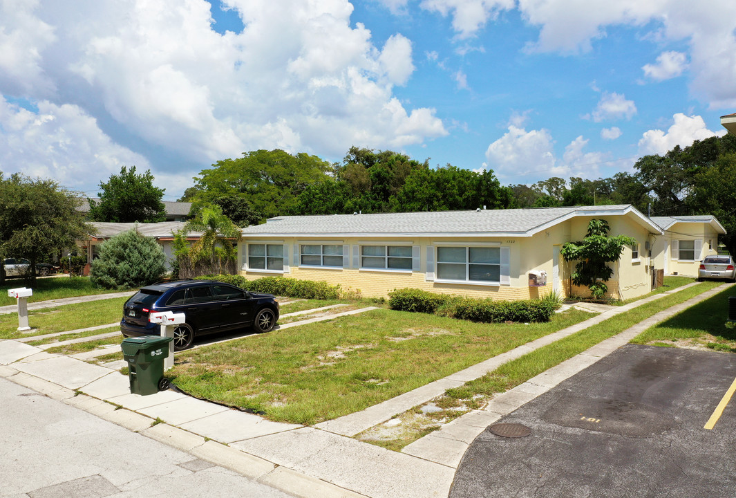 1722 Jefferson Ave in Largo, FL - Foto de edificio