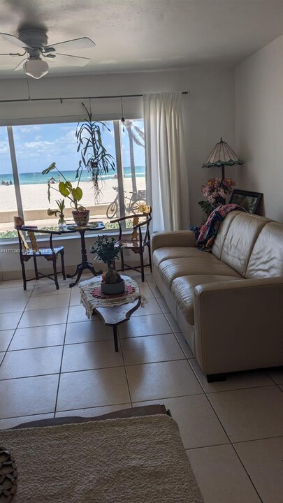 300 Oregon St in Hollywood, FL - Foto de edificio