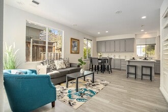 112 Hemingway Common in Martinez, CA - Building Photo - Building Photo