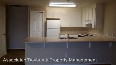 3701 Fairbanks Ave in Yakima, WA - Building Photo - Building Photo