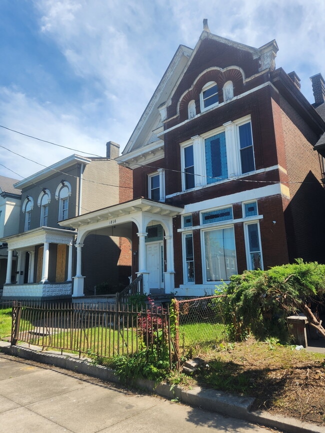 1816 W Jefferson St, Unit #3