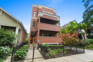 2018 W Chase Ave in Chicago, IL - Building Photo